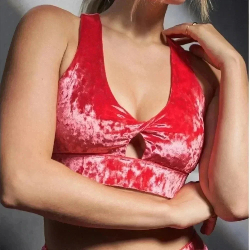 NWT Fabletics Oasis Crushed Velour Twist Sports Bra Strawberry Red Sz XS
